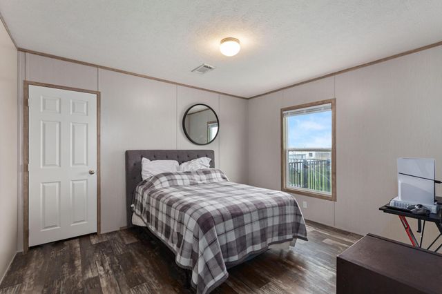 122 Kelp Gull DR, Del Valle, TX 78617