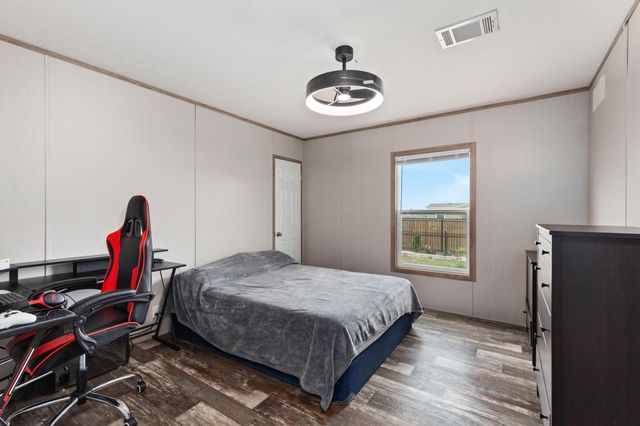 122 Kelp Gull DR, Del Valle, TX 78617