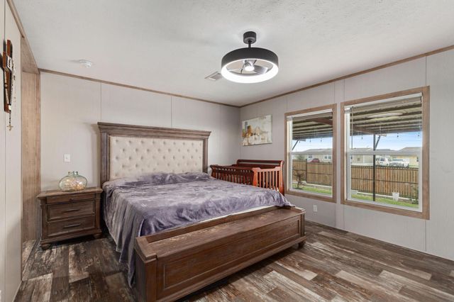 122 Kelp Gull DR, Del Valle, TX 78617