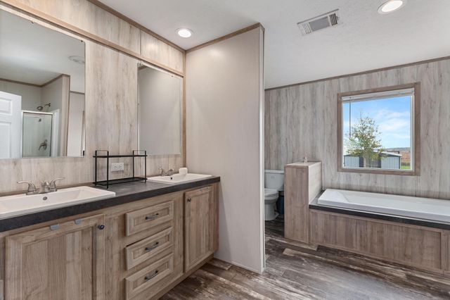 122 Kelp Gull DR, Del Valle, TX 78617