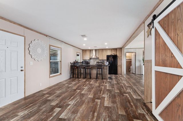 122 Kelp Gull DR, Del Valle, TX 78617