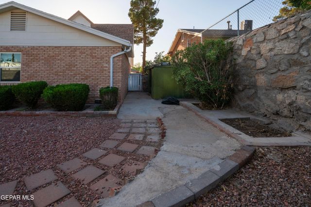 308 CORAL HILLS Road, El Paso, TX 79912