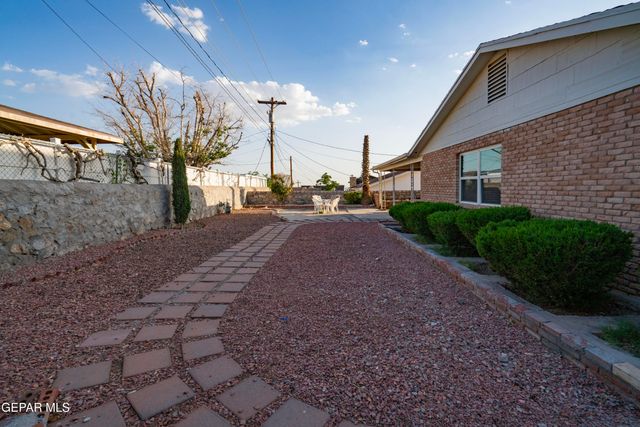 308 CORAL HILLS Road, El Paso, TX 79912