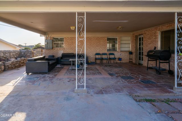 308 CORAL HILLS Road, El Paso, TX 79912
