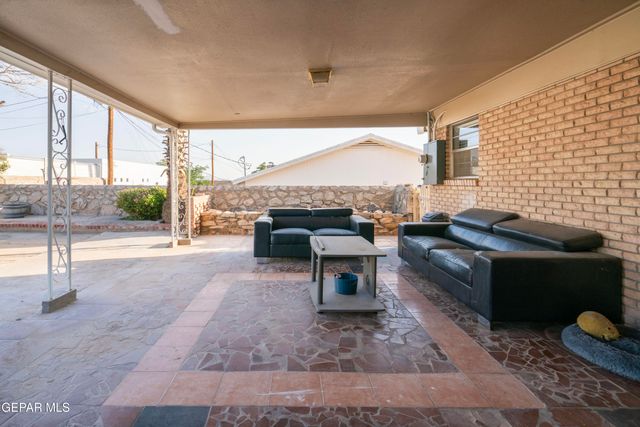 308 CORAL HILLS Road, El Paso, TX 79912