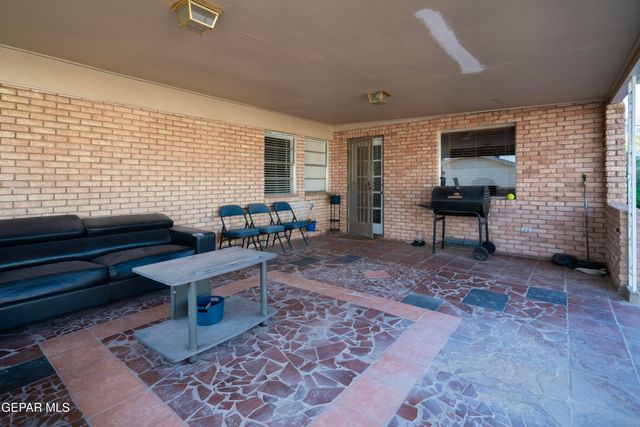 308 CORAL HILLS Road, El Paso, TX 79912