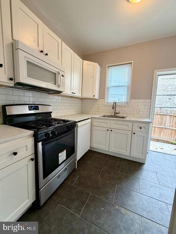 2555 N HOLLYWOOD ST, Philadelphia, PA 19132