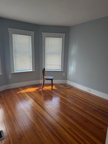 238 Farringtin St 0, Quincy, MA 02170