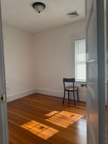 238 Farringtin St 0, Quincy, MA 02170