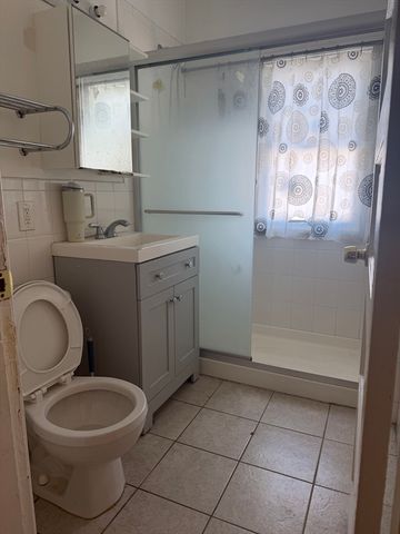 238 Farringtin St 0, Quincy, MA 02170