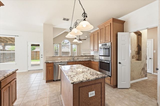 1401 Big Falls Drive, Flower Mound, TX 75028