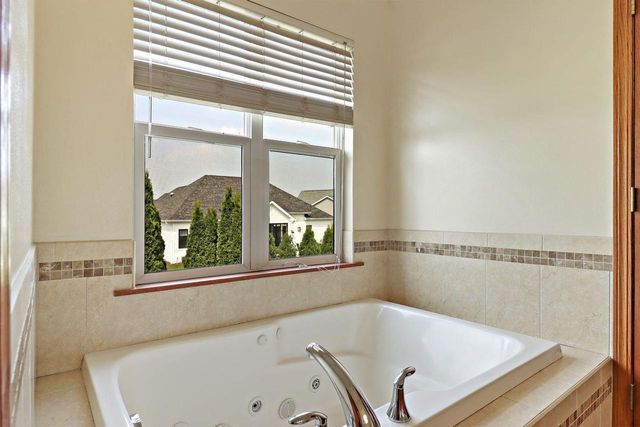 6532 Kingsview DRIVE, Mount Pleasant, WI 53406