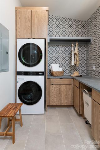 558 Poplar Crest Drive, Pisgah Forest, NC 28768