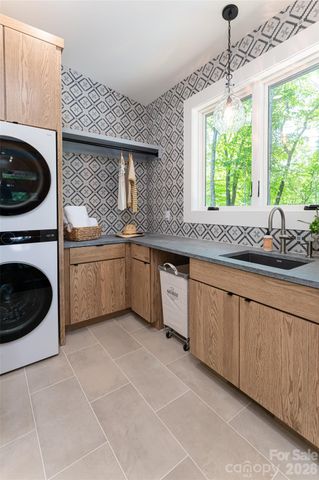 558 Poplar Crest Drive, Pisgah Forest, NC 28768