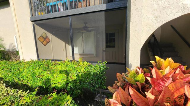 527 Shady Pine Way C1, Greenacres, FL 33415