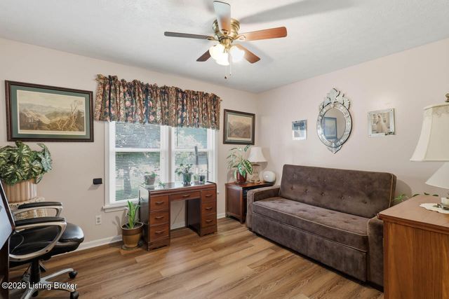 6212 Big Ben Dr, Louisville, KY 40291