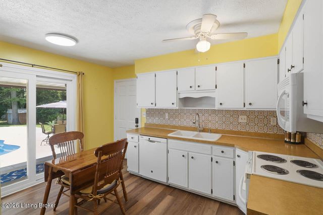 6212 Big Ben Dr, Louisville, KY 40291