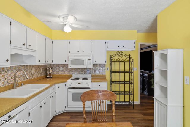 6212 Big Ben Dr, Louisville, KY 40291