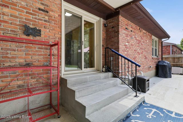 6212 Big Ben Dr, Louisville, KY 40291
