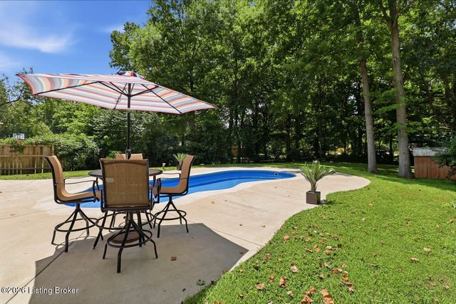 6212 Big Ben Dr, Louisville, KY 40291