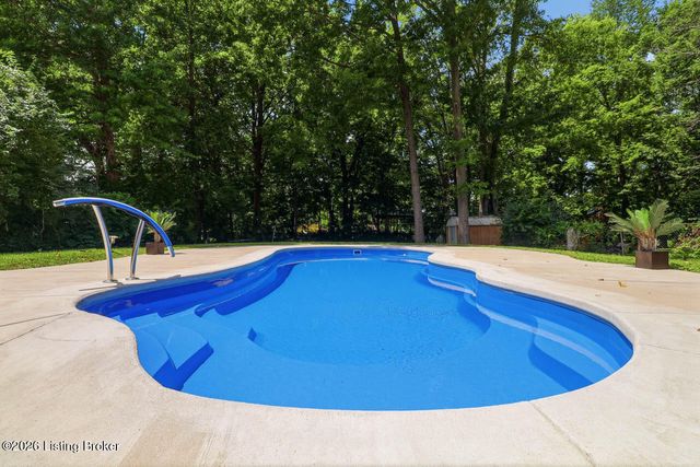 6212 Big Ben Dr, Louisville, KY 40291