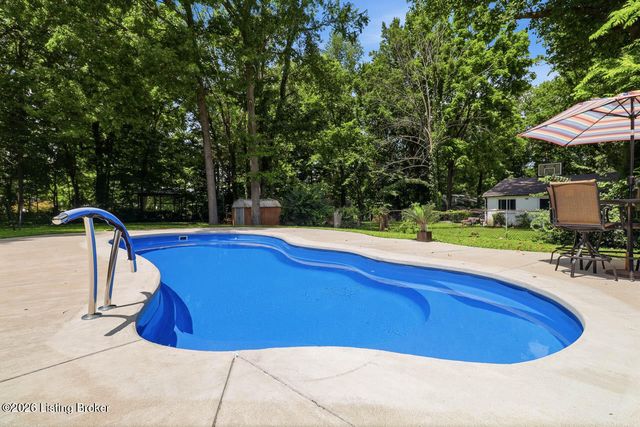 6212 Big Ben Dr, Louisville, KY 40291