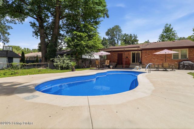 6212 Big Ben Dr, Louisville, KY 40291