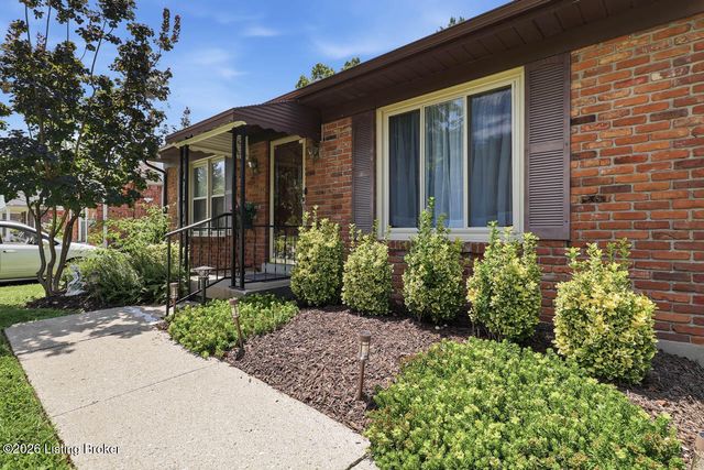 6212 Big Ben Dr, Louisville, KY 40291
