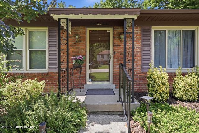 6212 Big Ben Dr, Louisville, KY 40291