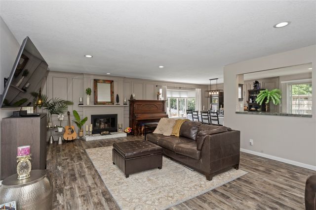 1422 19th Street, West Des Moines, IA 50265