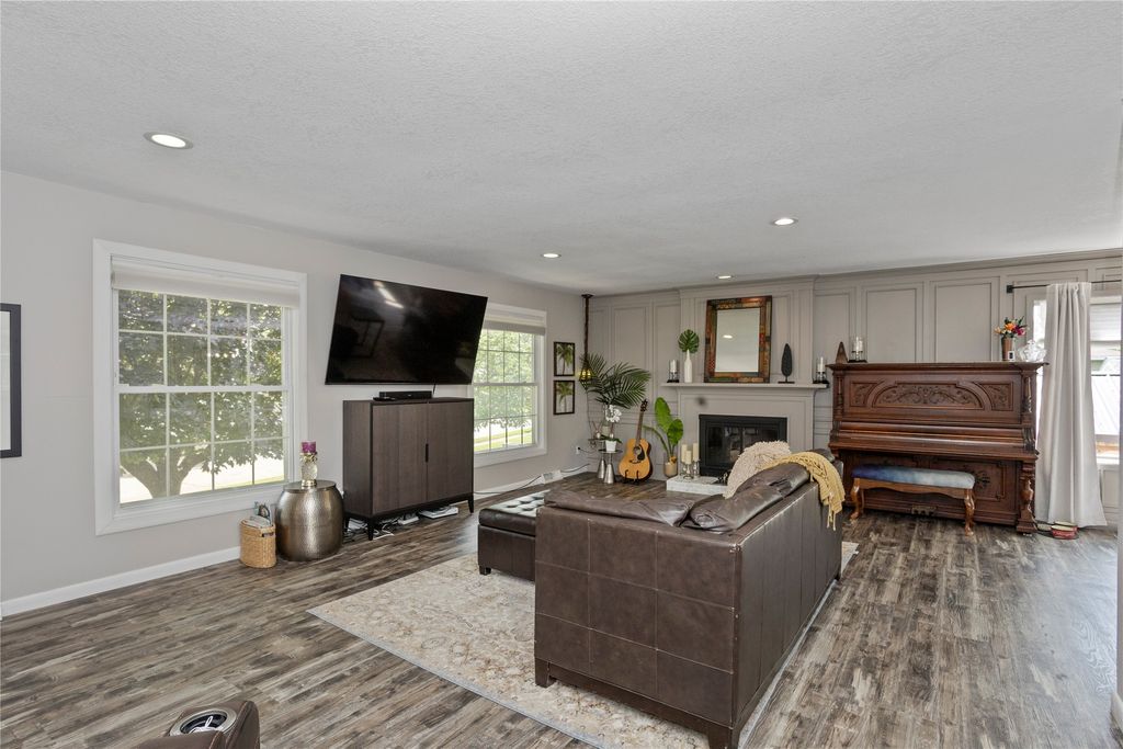 1422 19th Street, West Des Moines, IA 50265