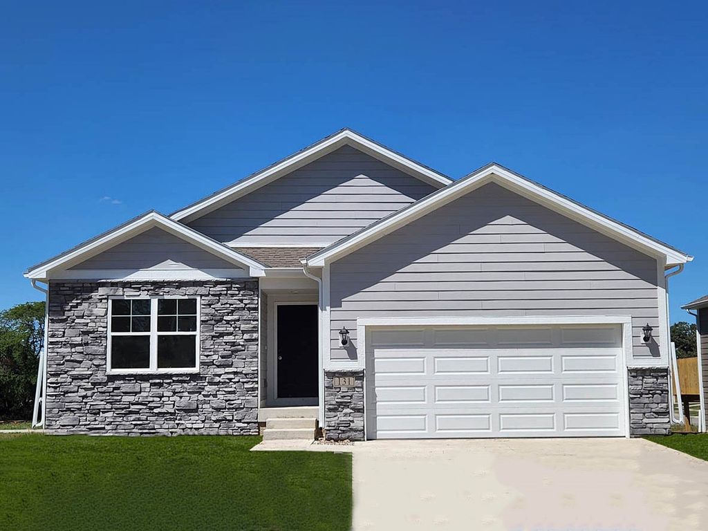 3495 Azalea Drive, Waukee, IA 50263