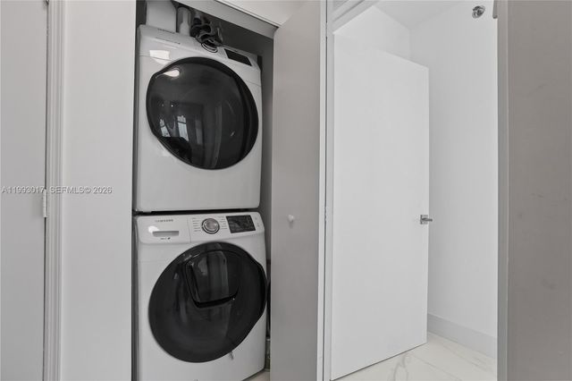 950 Brickell Bay Dr 4101, Miami, FL 33131