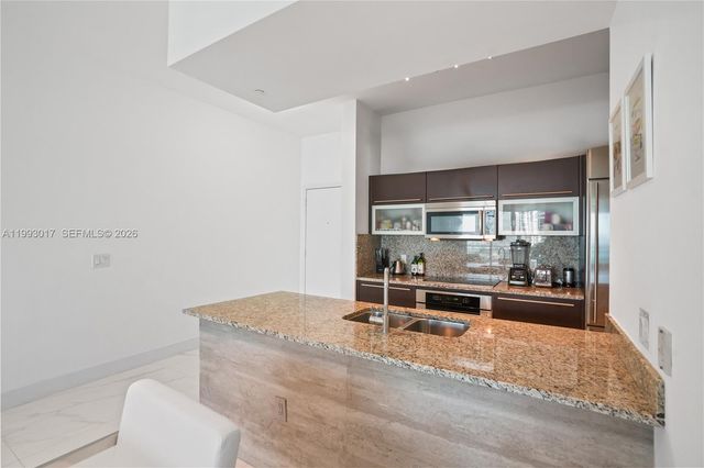 950 Brickell Bay Dr 4101, Miami, FL 33131