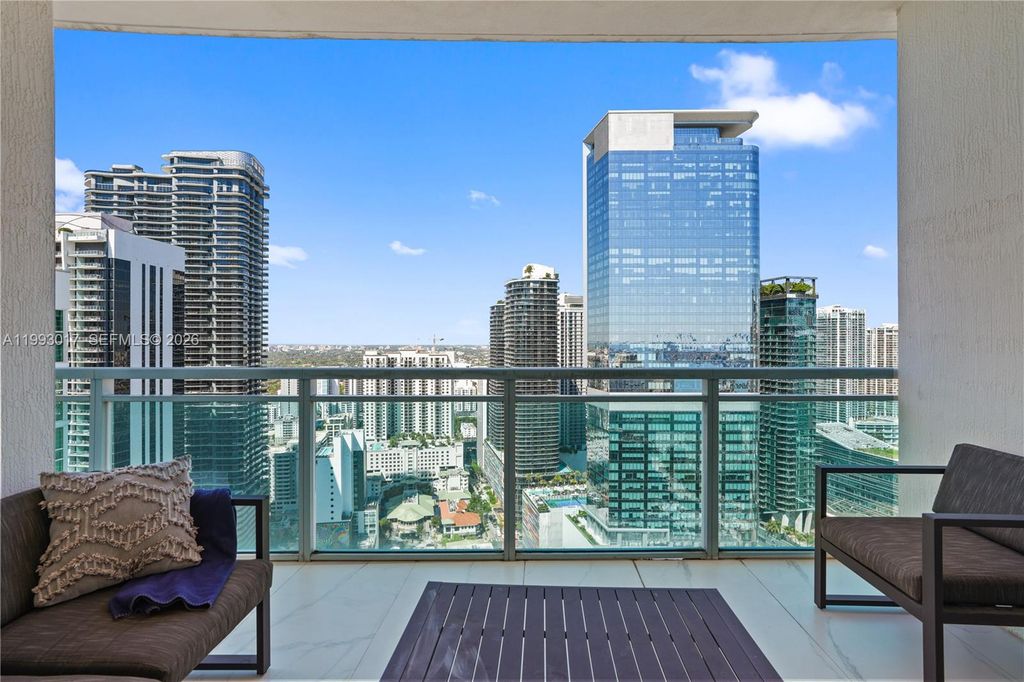 Image 20 of property listing at 950 Brickell Bay Dr 4101, Miami, FL 33131