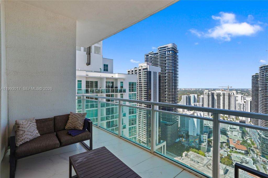 Image 21 of property listing at 950 Brickell Bay Dr 4101, Miami, FL 33131