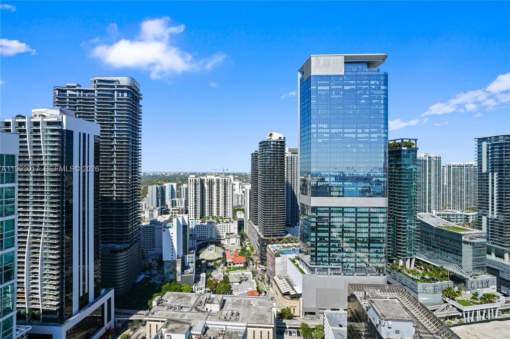 Image 25 of property listing at 950 Brickell Bay Dr 4101, Miami, FL 33131