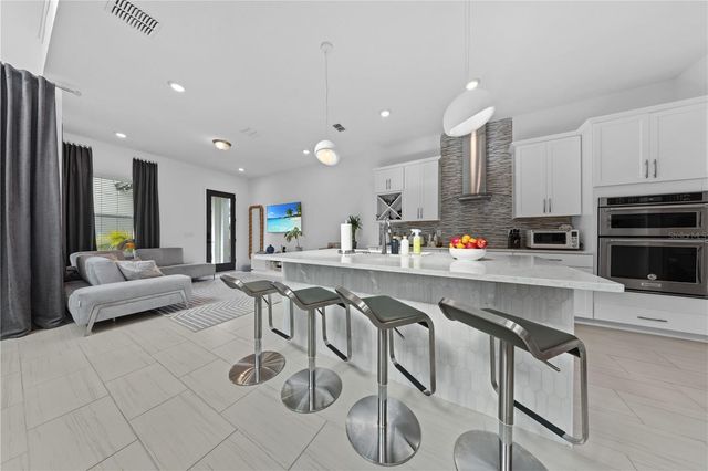 2065 WHITE FEATHER LOOP, Oakland, FL 34787