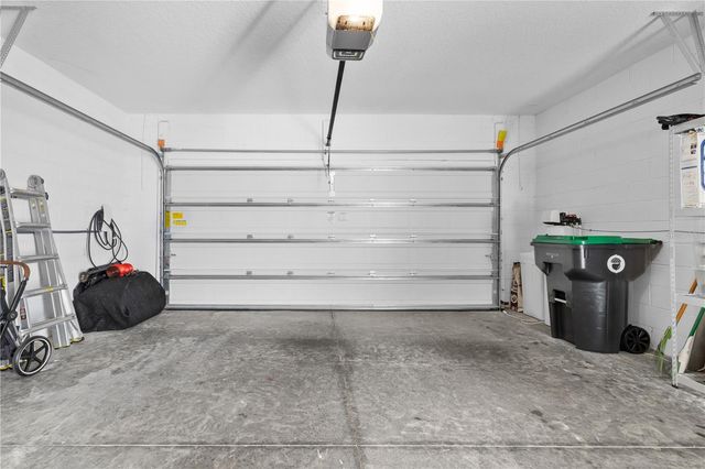 2065 WHITE FEATHER LOOP, Oakland, FL 34787