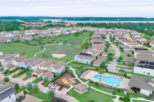 2065 WHITE FEATHER LOOP, Oakland, FL 34787