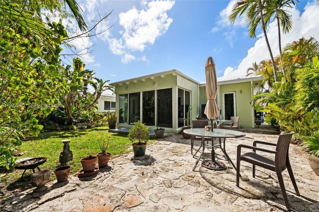 8819 Hawthorne Ave, Surfside, FL 33154