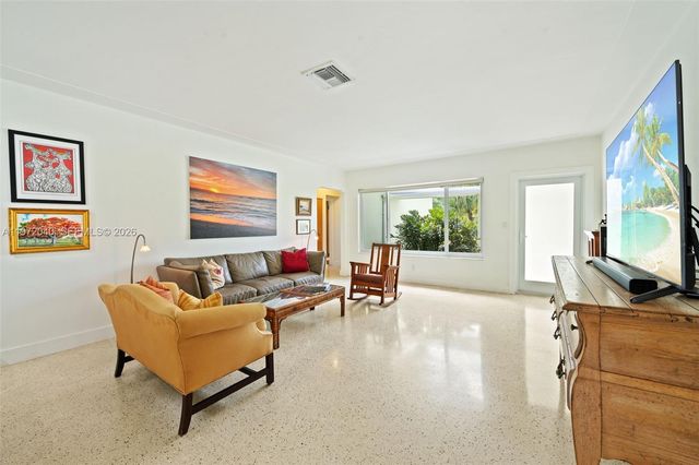 8819 Hawthorne Ave, Surfside, FL 33154