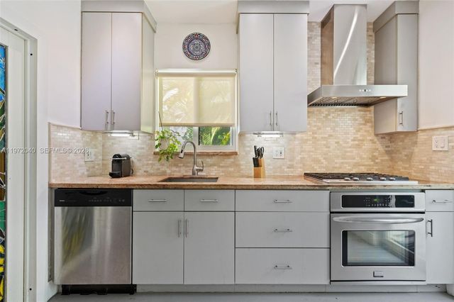 8819 Hawthorne Ave, Surfside, FL 33154