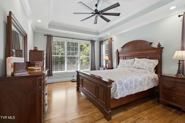 2389 Sawyers Pond Drive, Johnson City, TN 37604