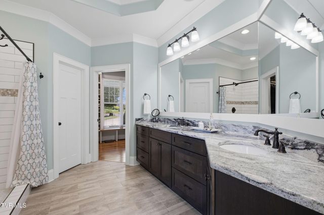 2389 Sawyers Pond Drive, Johnson City, TN 37604