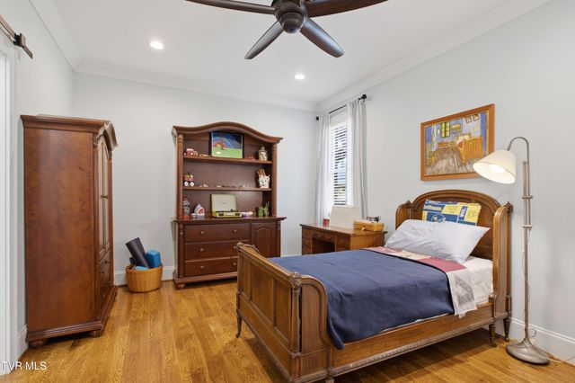 2389 Sawyers Pond Drive, Johnson City, TN 37604