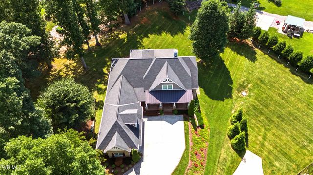 2389 Sawyers Pond Drive, Johnson City, TN 37604