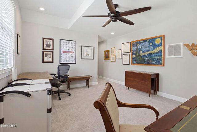 2389 Sawyers Pond Drive, Johnson City, TN 37604