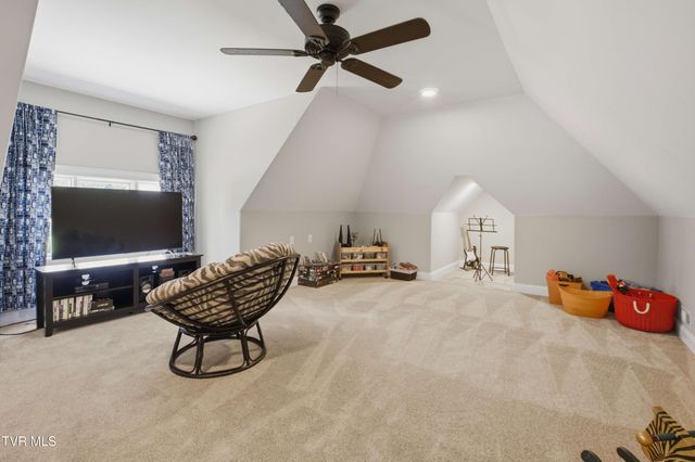 2389 Sawyers Pond Drive, Johnson City, TN 37604