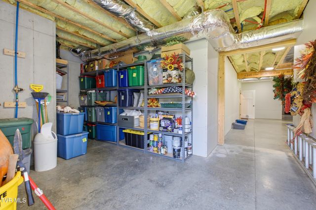 2389 Sawyers Pond Drive, Johnson City, TN 37604